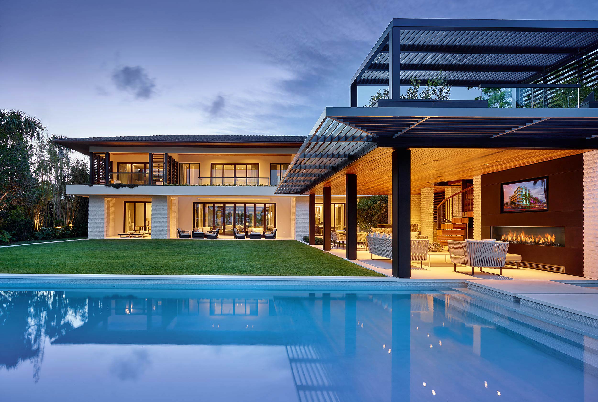Architectural-Photography-Miami-Beach-Twilight-Modern-Residence