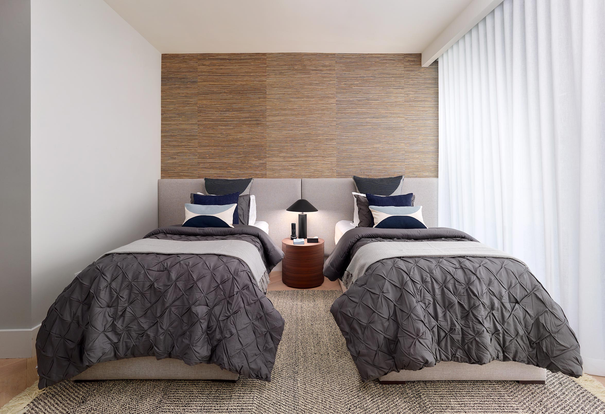 Bal-Harbour-Miami-Modern-Design-Bedroom