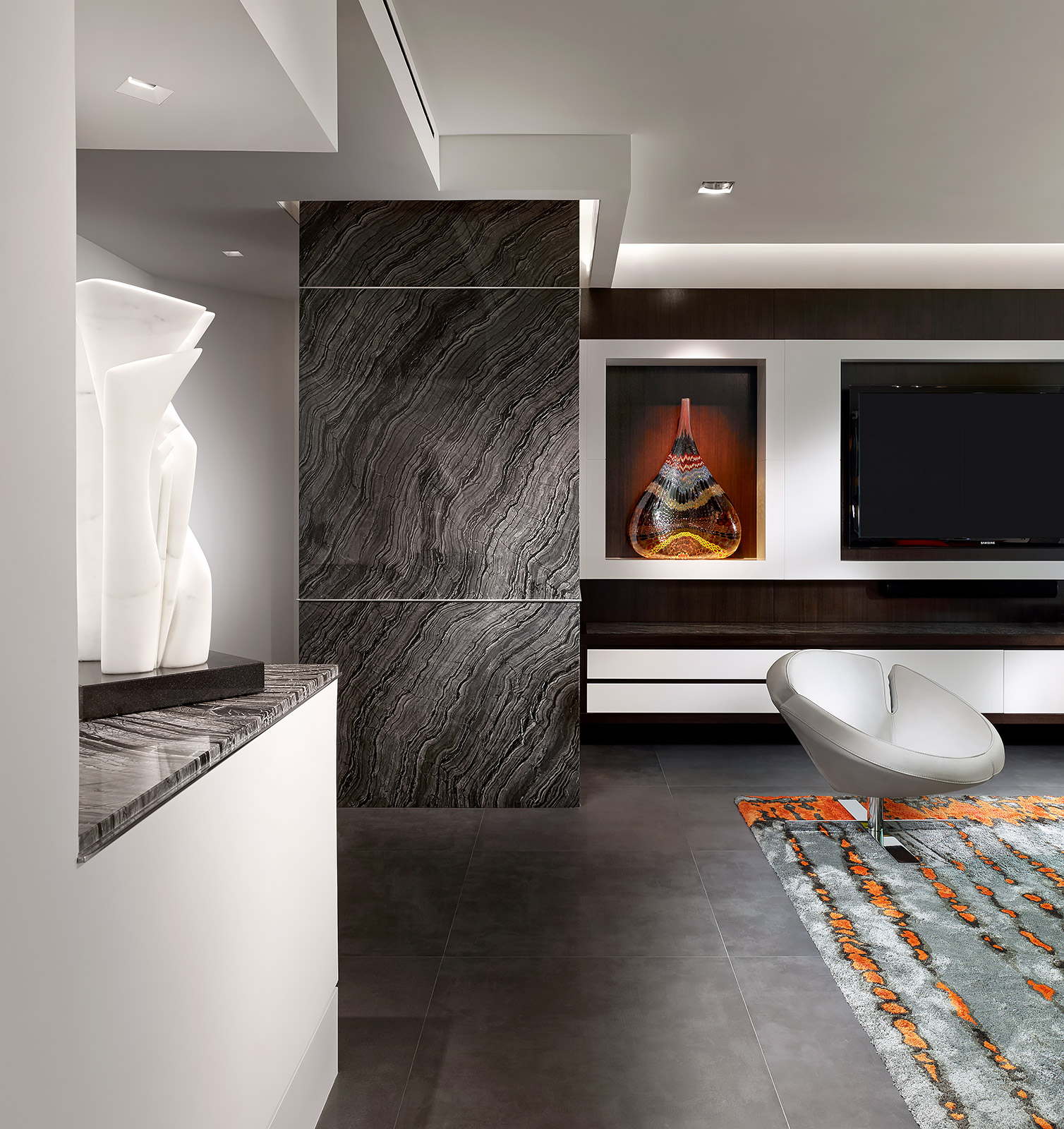 Contemporary-Interior-Design-Marble-Sculpture