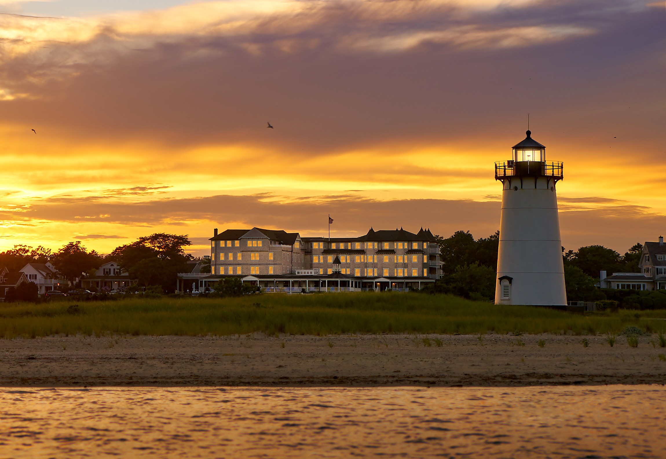 Harbor-View-Hotel-Lighthouse-Sunset
