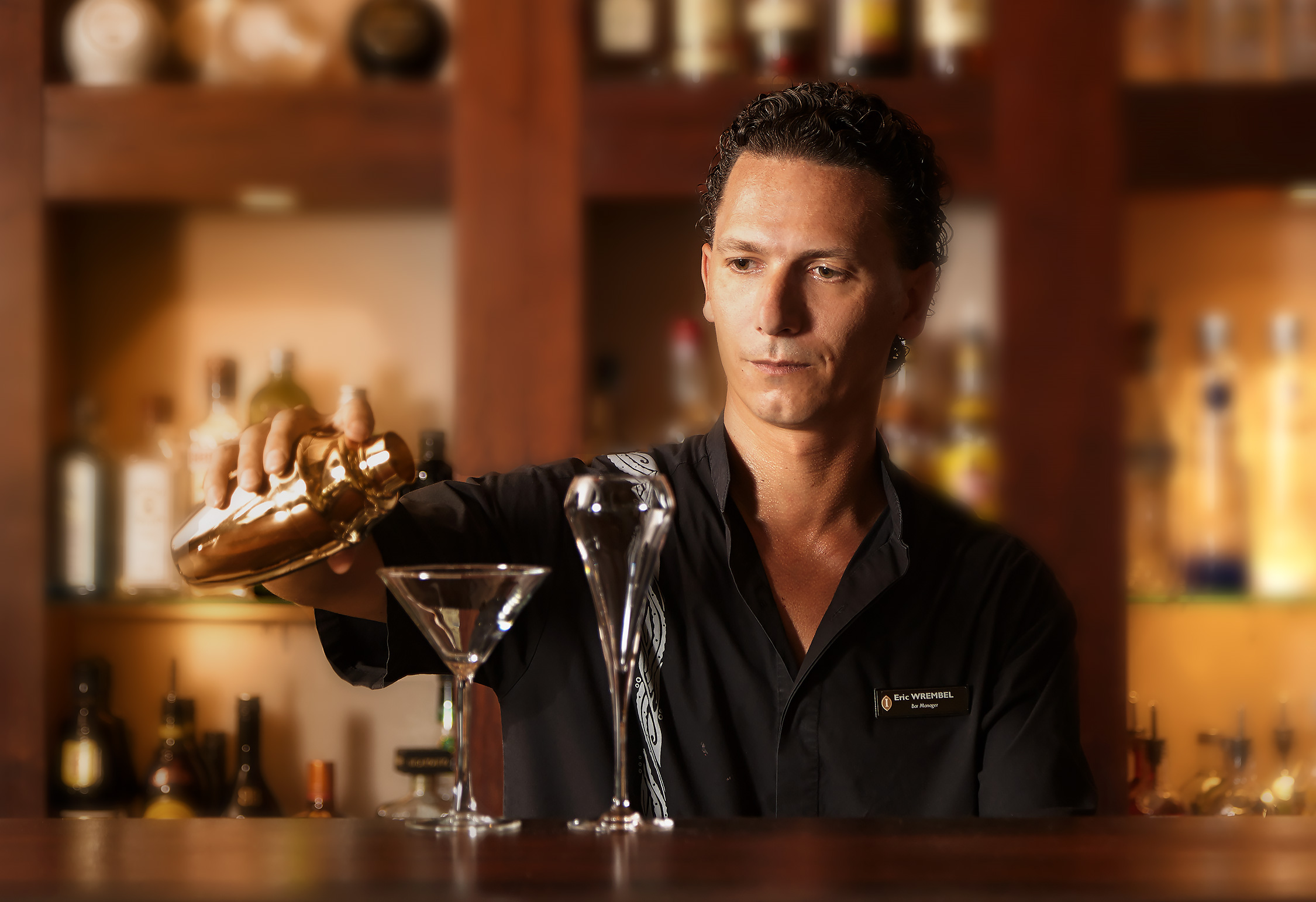 InterContinental-Resort-Bora-Bora-Thalasso-Bartender