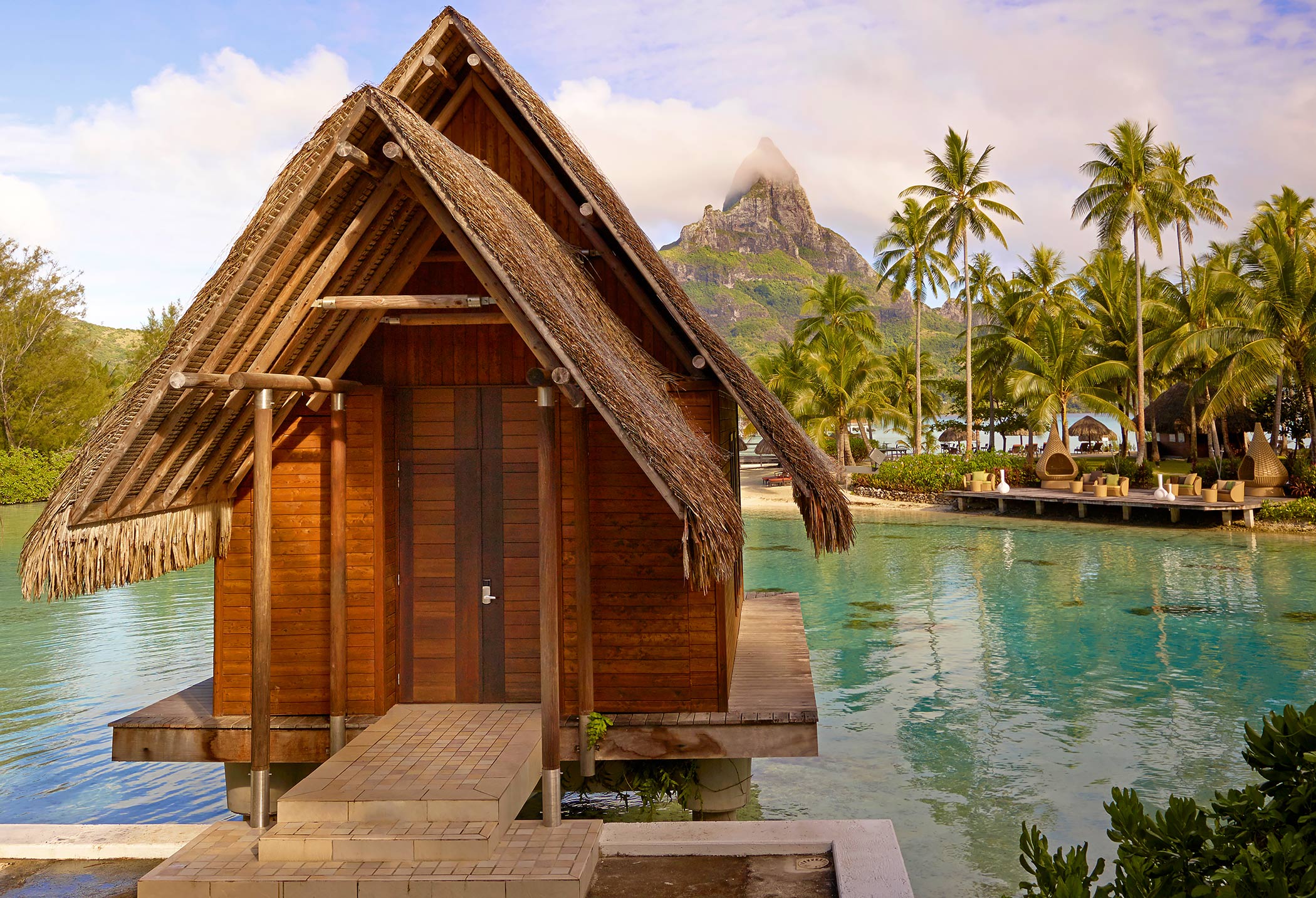 InterContinental-Resort-Bora-Bora-Thalasso-Chapel-Mount-Otemanu