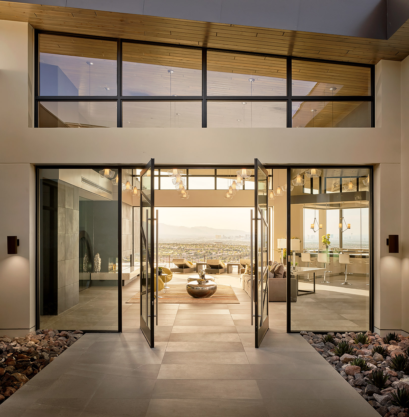 Las-Vegas-Luxury-Real-Estate-Entry