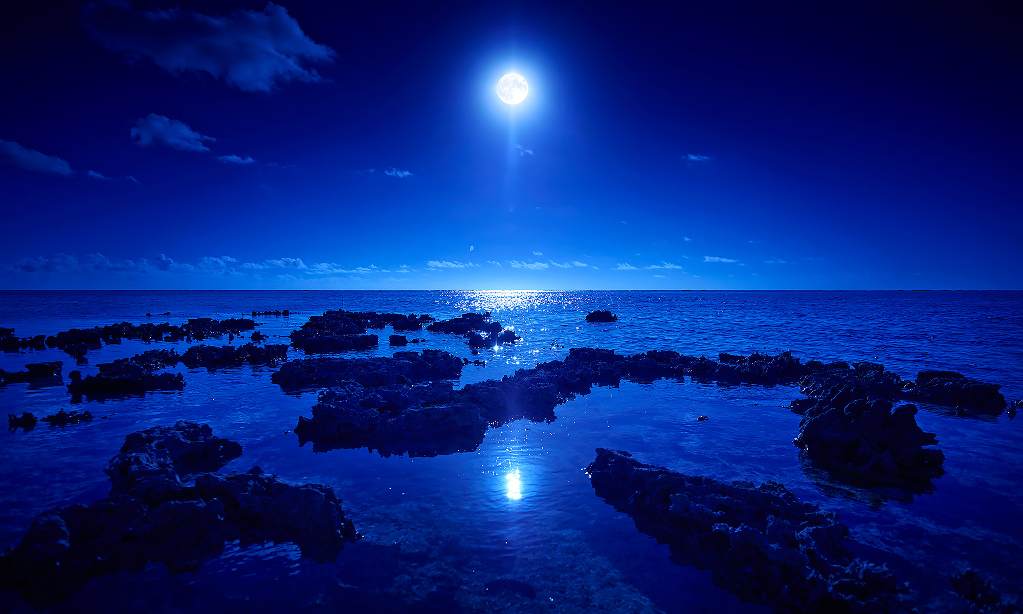 Luxury-Resort-Photography-Moon-Ocean