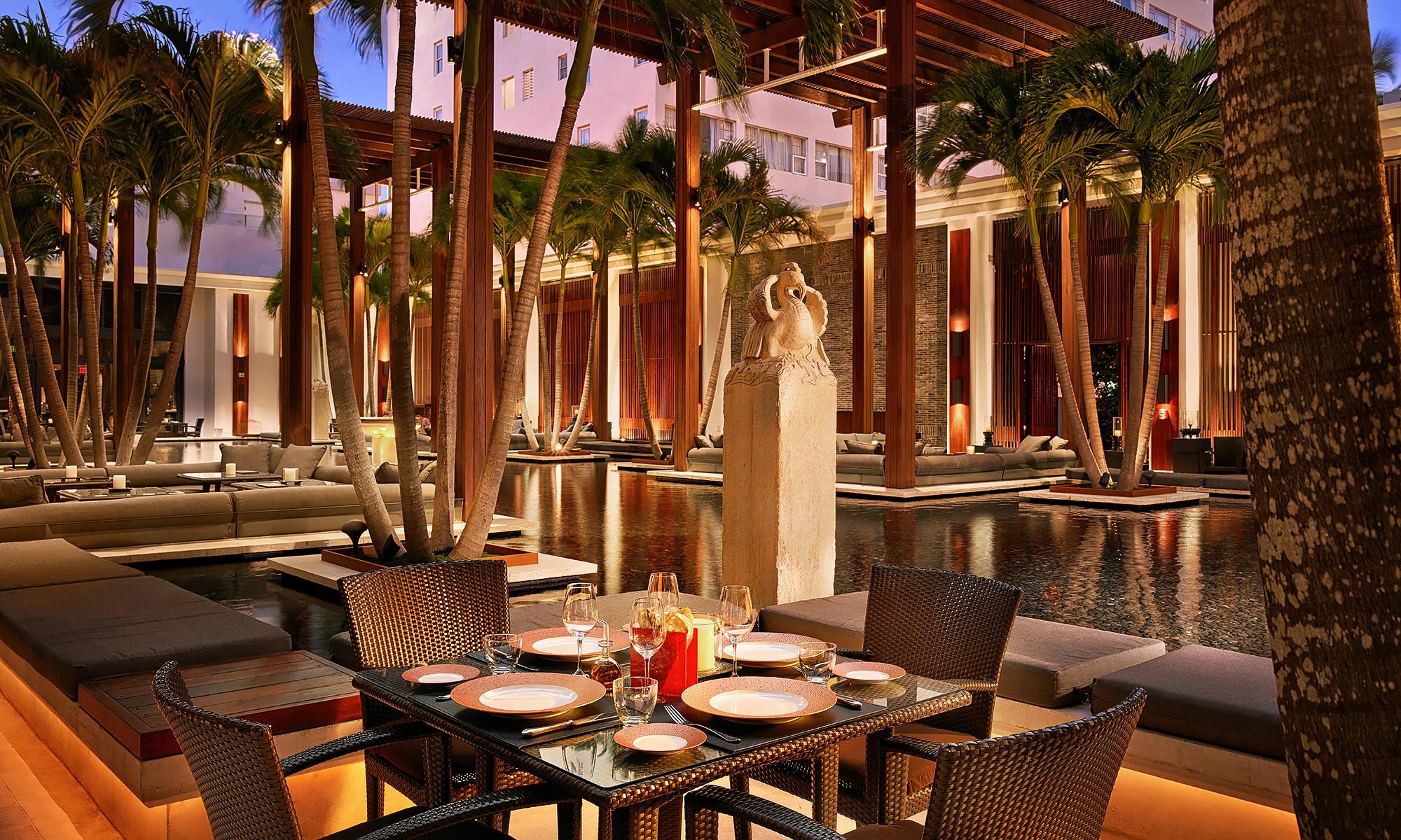 Luxury-Resort-Photography-Setai-Miami-Beach-Courtyard-Dining