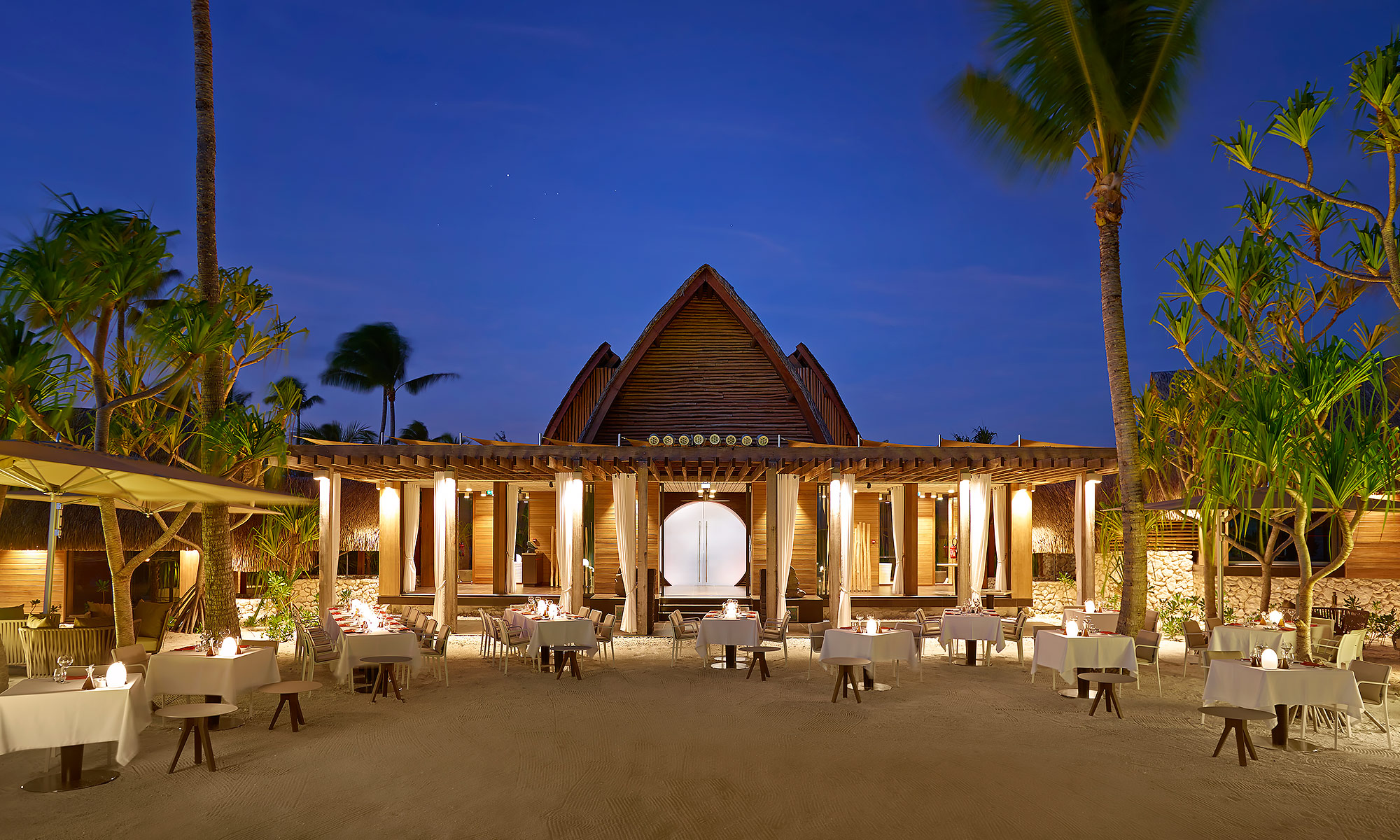 Luxury-Resort-Photography-Tahiti-Brando-Resort-Dining-Night