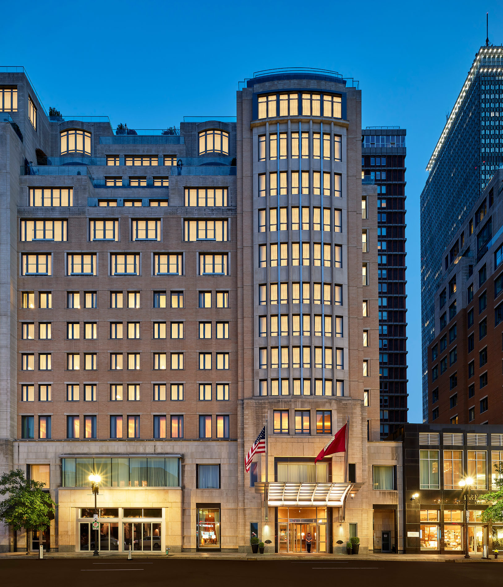 Mandarin-Oriental-Boston-Entrance-Night