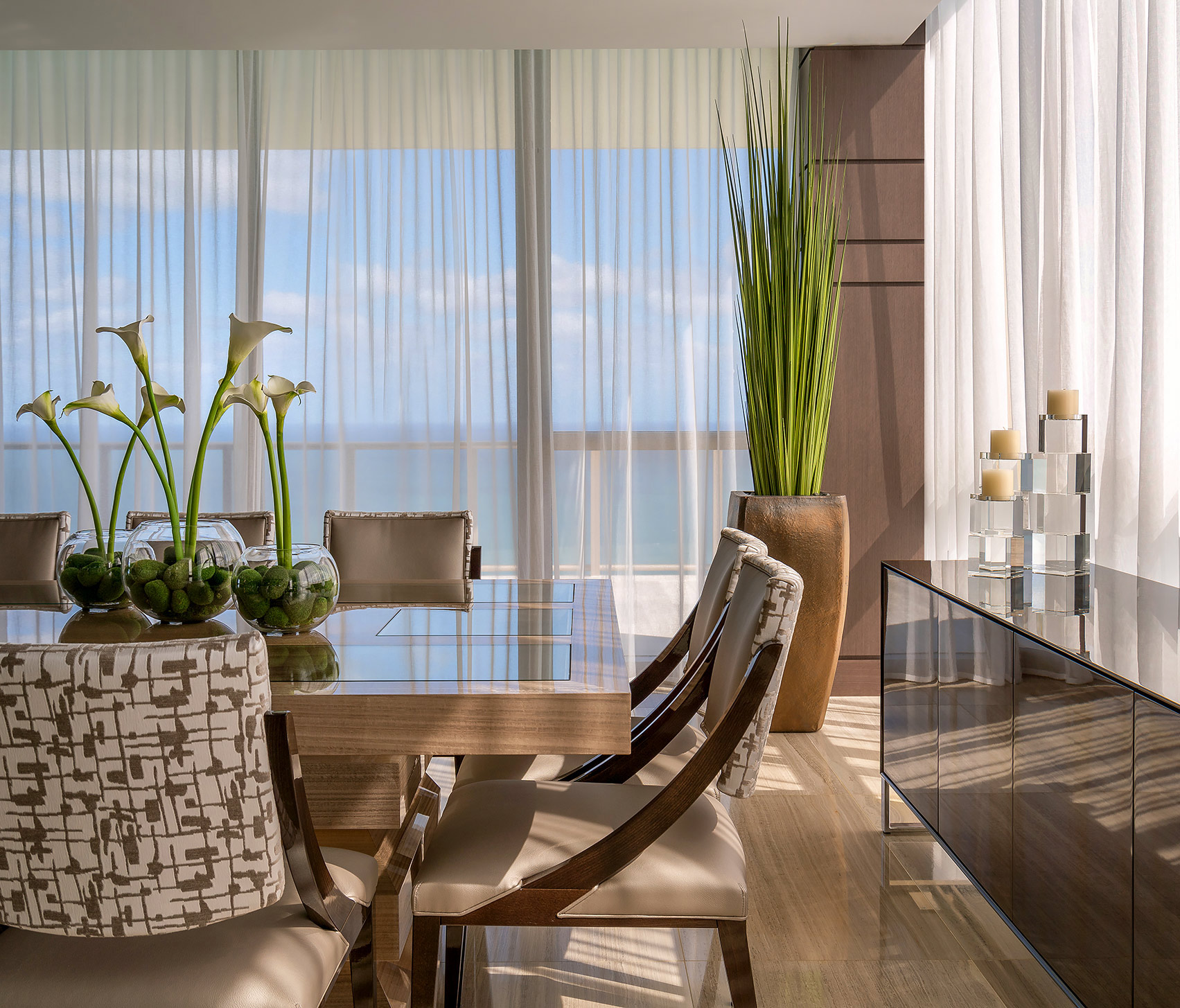 Miami-Beach-Dining-Room-Interior-Decor